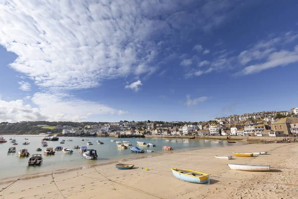 Wide view of St Ives Harbour in Cornwall. — Stock Photo, Image