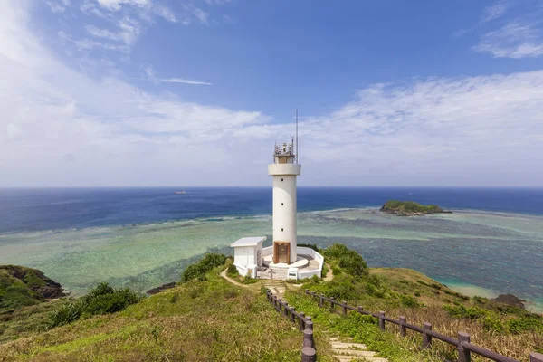 Hirakubo fyr, på Ishigaki Island, Japan Royaltyfria Stockbilder