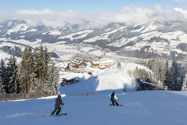 Skifahren in kirchberg in tirol — Stockfoto