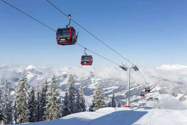 Fleckalmbahn-Skigondel in Kitzbühel — Stockfoto