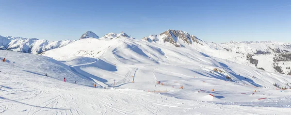 Panoramiczny Widok Zimowy Stoki Rejonie Jochberg Ośrodka Kitzski Alpy Kitzbuhel — Zdjęcie stockowe
