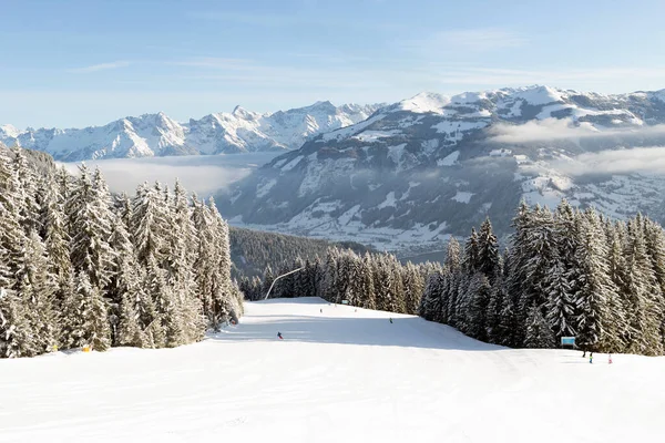 Lyžařské Sjezdovky Zasněžené Jedle Zell See Resort Rakousku — Stock fotografie