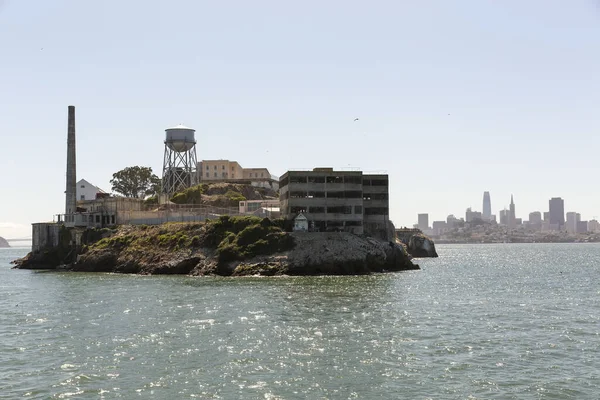 Остров Алькатрас Тюрьма Видом Центр Сан Франциско Позади — стоковое фото