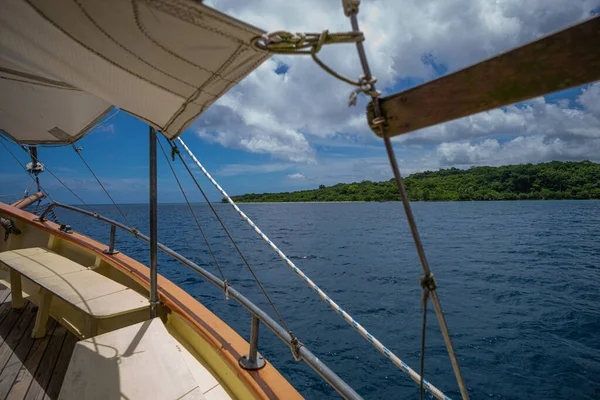 Boat Sailing Mystery Island Vanuatu Pacific Ocean — Stock Photo, Image