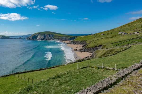 Güzel bir İrlanda sahili manzarası