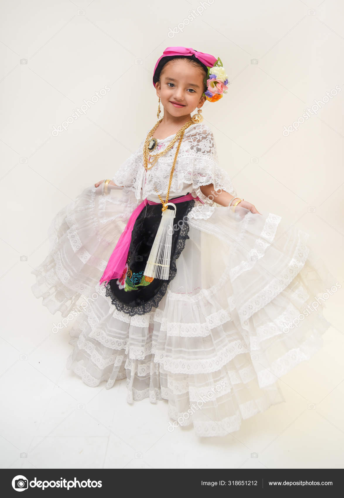 Little Mexican Dancer Girl Dressed Traditional Folk Costume State Veracruz  Stock Photo by ©Clicksdemexico 318651212