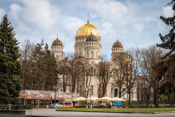 Catedral ortodoxa russa da Natividade de Cristo em Riga, La — Fotografia de Stock