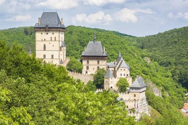 Замок Карлштейн в Чехии — стоковое фото