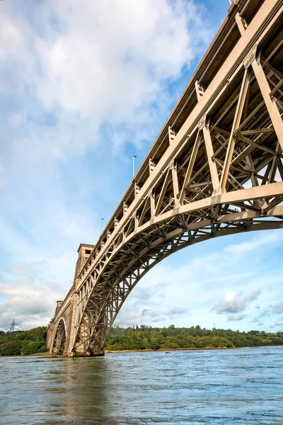 Britannia Köprüsü North Wales Menai Boğazı üzerinde
