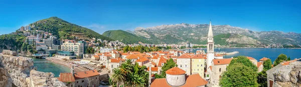 Budva stad in Montenegro — Stockfoto