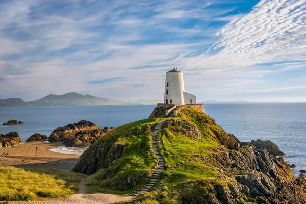 Llanddwyn island lighthouse — Stock Photo, Image