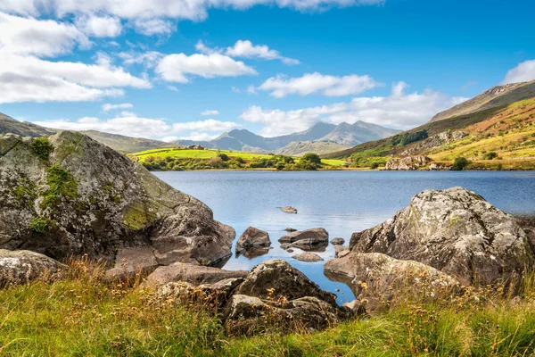 See llynnau mymbyr in snowdonia, nordwales — Stockfoto