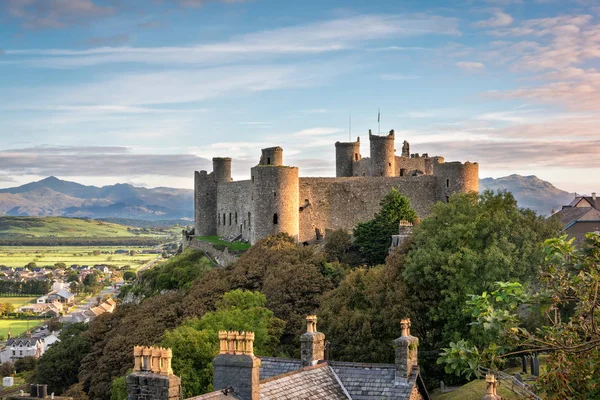 Harlech Castle at sunrise — Stock Photo, Image