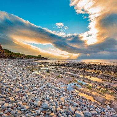Gün batımında kilve beach