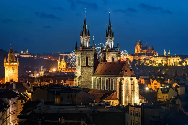 Natt Flygfoto över Prague old town — Stockfoto