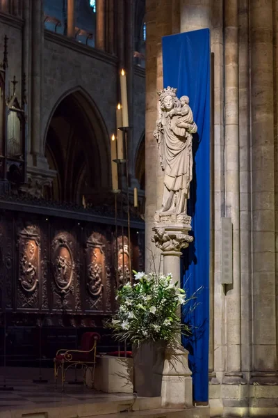 Estatua de Nuestra Señora de París — Foto de Stock