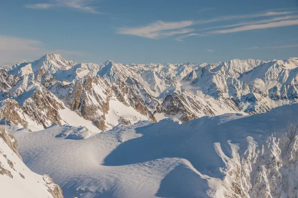 瑞士Engelberg滑雪胜地白雪覆盖的山峰 — 图库照片