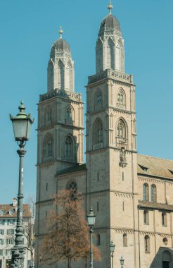 Boş sokaklar. Kapalı dükkanlar. Kayıp turistler. 2 Nisan 'da Zürih / İsviçre' de çekilmiş. 2020