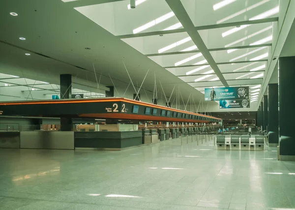 Aeropuerto Zurich Con Tiendas Cerradas Sin Pasajeros Tomado Zurich Suiza — Foto de Stock