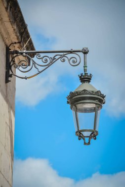 Eski şehirde bir sokak lambası