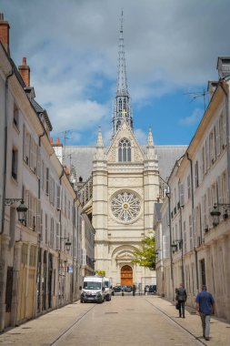Rue Porthier, Orleans, Fransa. Cathedrale Sainte-Croix yanındaki sokak D'Orleans., Ağustos 2017