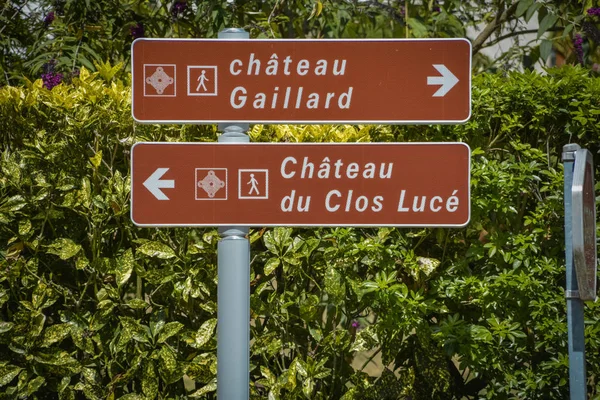 Traffic Sign Direction Chateau Clos Luce Leonardo Vinci Amboise France — Stock Photo, Image