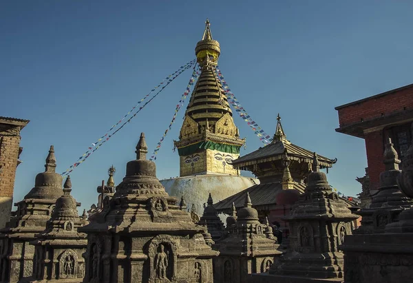 Храм Сваямбхунатх в Катманду — стоковое фото
