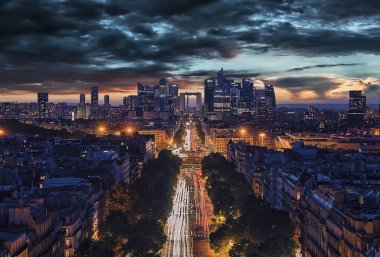 La Defense, Paris 'teki iş bölgesi.