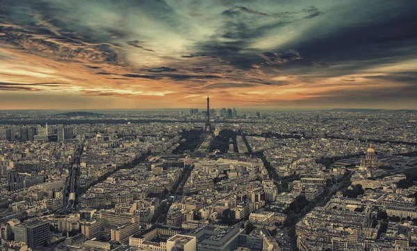 Панорама заката в Париже — стоковое фото