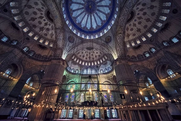 In der blauen Moschee in Istanbul — Stockfoto