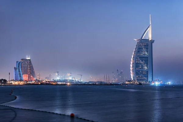 Dubai ciudad vista desde la Palm Jumeirah — Foto de Stock