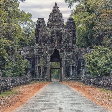 Angkor karmaşık Angkor Thom kapıda