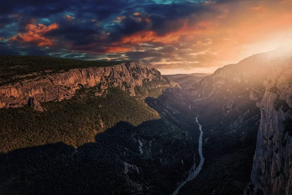 Castellane Provence yakınındaki Verdon Kanyonu