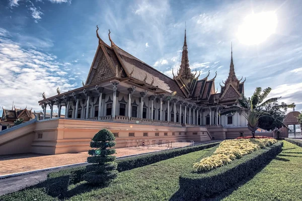プノンペン カンボジア における王の宮殿 — ストック写真