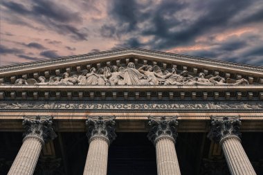 Cephe Paris'te Madeleine Kilisesi
