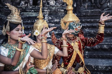 December 2017 - Angkor Wat, Cambodia - Traditional khmer dancers perfoming in Angkor temple clipart