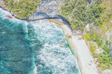 Endonezya 'nın Nusa Penida adasındaki Kelingking plajı.
