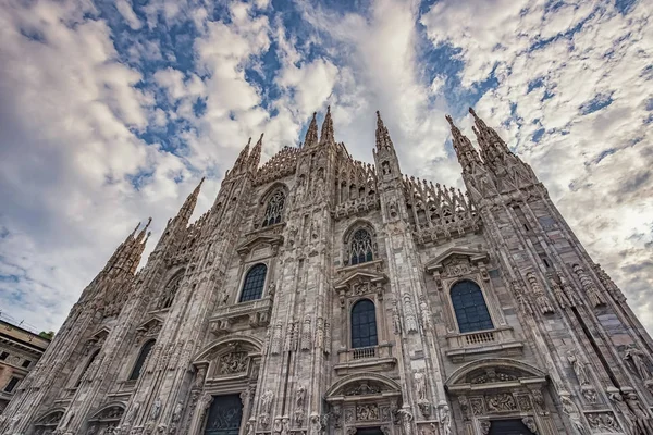 Fachada Catedral Milán Italia —  Fotos de Stock