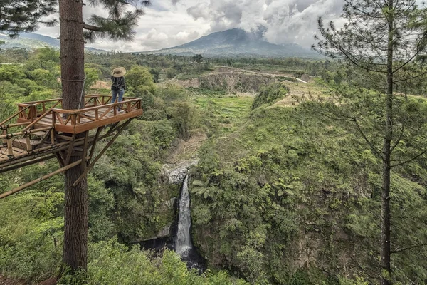 Paisagem Indonésia Jave Central Vista Vulcão Merapi Cachoeira Air Terjun — Fotografia de Stock