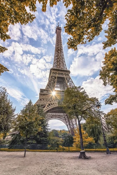 Torre Eiffel París Vista Desde Parque Champ Mars — Foto de Stock