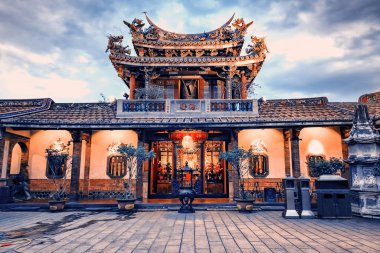 Taipei 'deki Konfüçyüs Tapınağı ve Dalongdong Baoan Tapınağı
