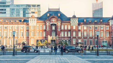 Tokyo istasyonu, Tokyo 'daki Chiyoda' nın Marunouchi iş bölgesinde bir tren istasyonu.