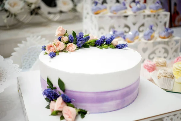 Wedding Cake Decorated Flowers — Stock Photo, Image