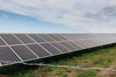 Güneş fotovoltaik panelleri ve güneş fotovoltaik enerji üretim sistemleri