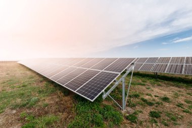 Güneş enerjisi santrali. Güneş fotovoltaik panelleri ve güneş fotovoltaik enerji üretim sistemleri