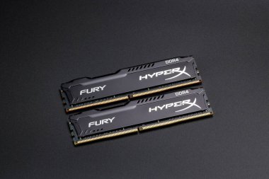 Kamyanets-Podilskyi, Ukrayna - 22 Mayıs 2020: Rastgele erişim belleği (RAM) HyperX Fury DR4.
