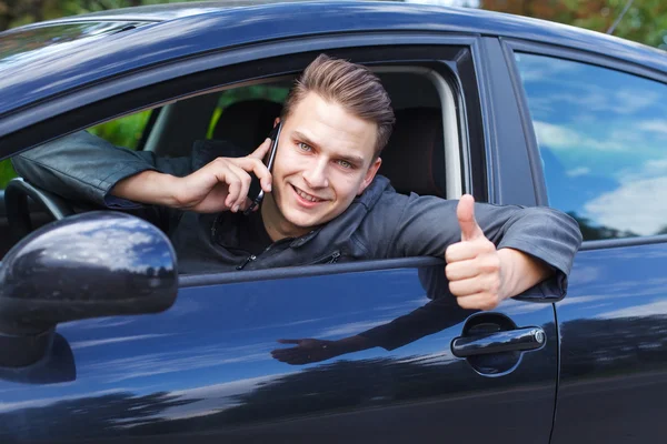 Nieuwe bestuurder in de stad — Stockfoto