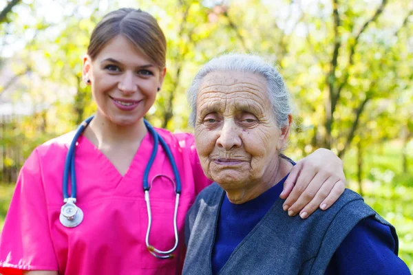 Healty signora anziana — Foto Stock