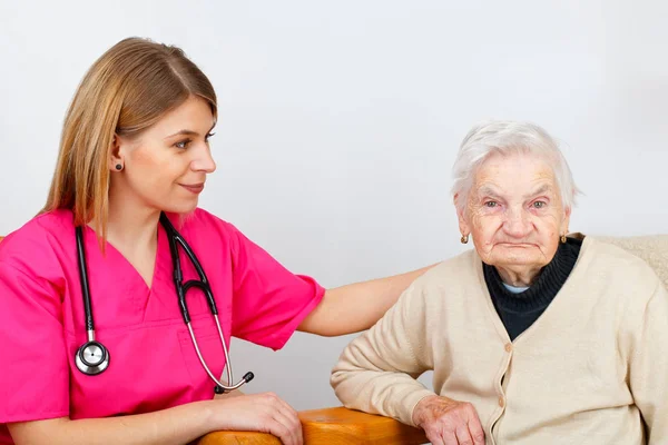 Sanidad señora mayor — Foto de Stock