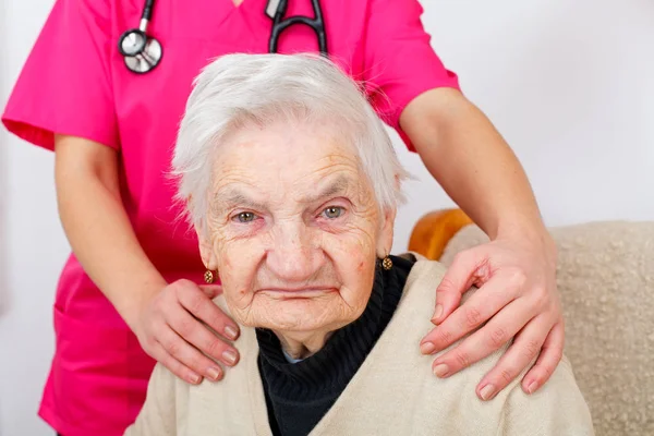 Sanidad señora mayor — Foto de Stock